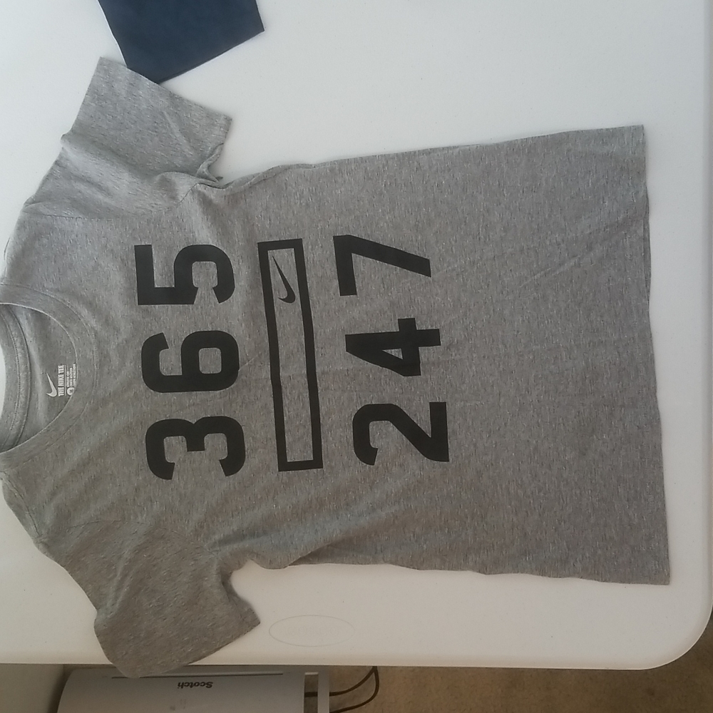 Nike boys Short sleeve T-Shirt